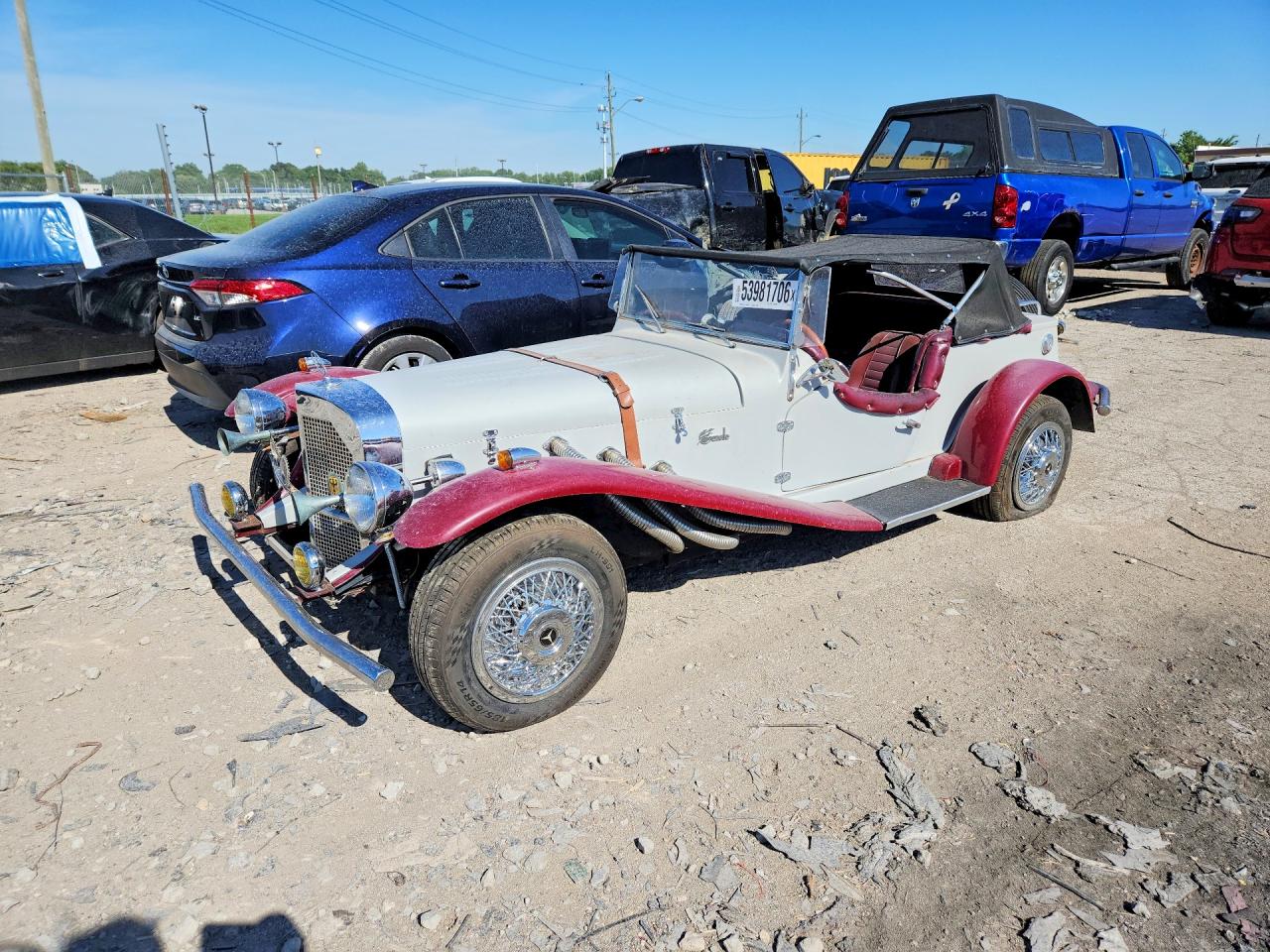 Salvage Mercedes-Benz 2 Door Sed Image