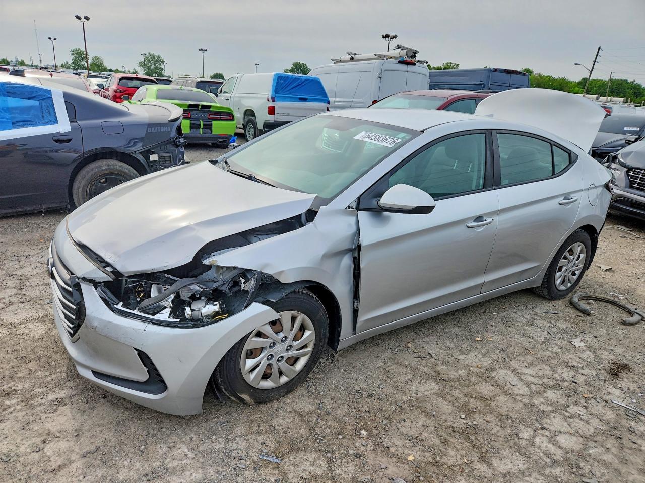 Salvage Hyundai ELANTRA Image