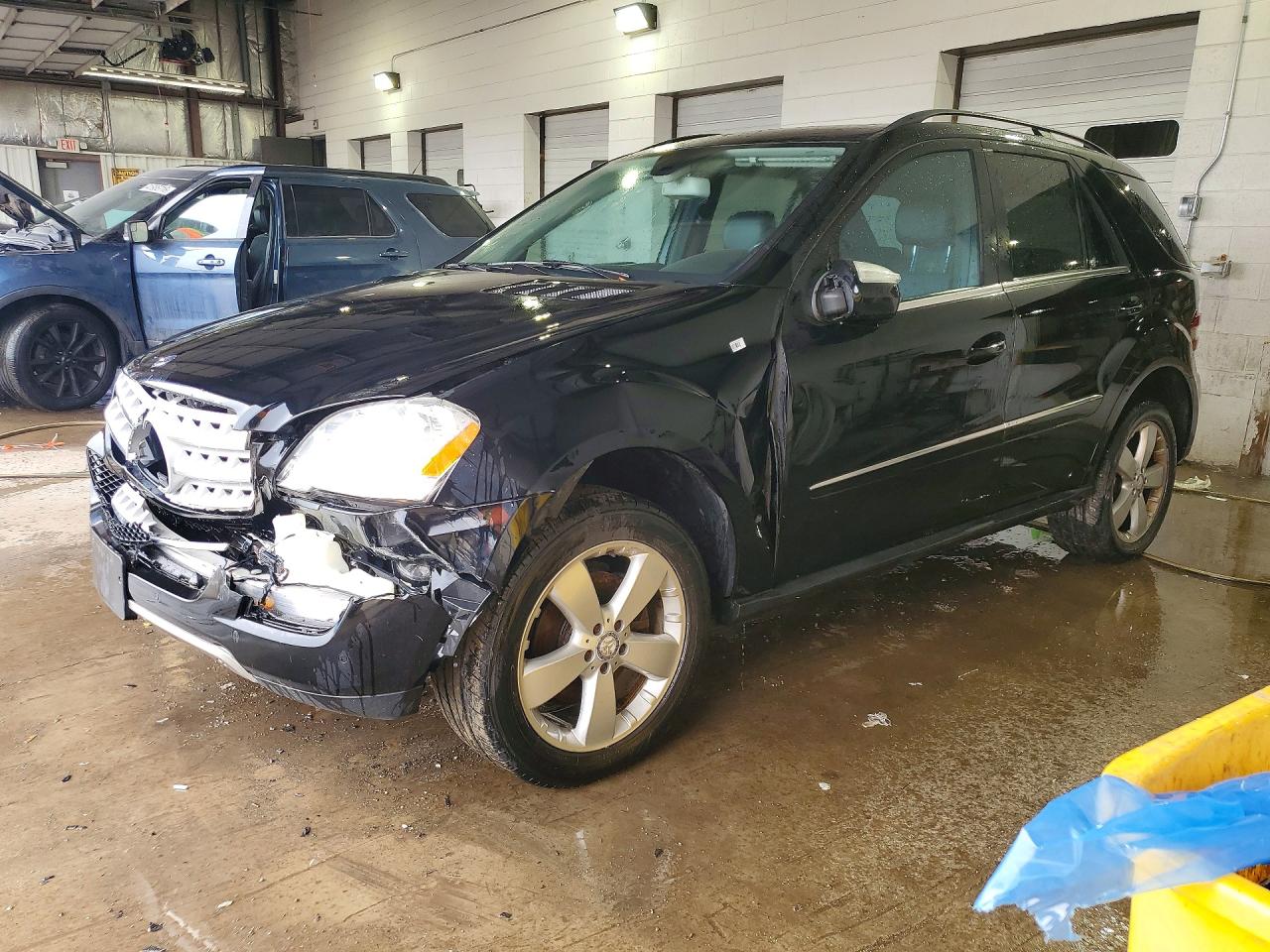 Salvage Mercedes-Benz M-Class Image