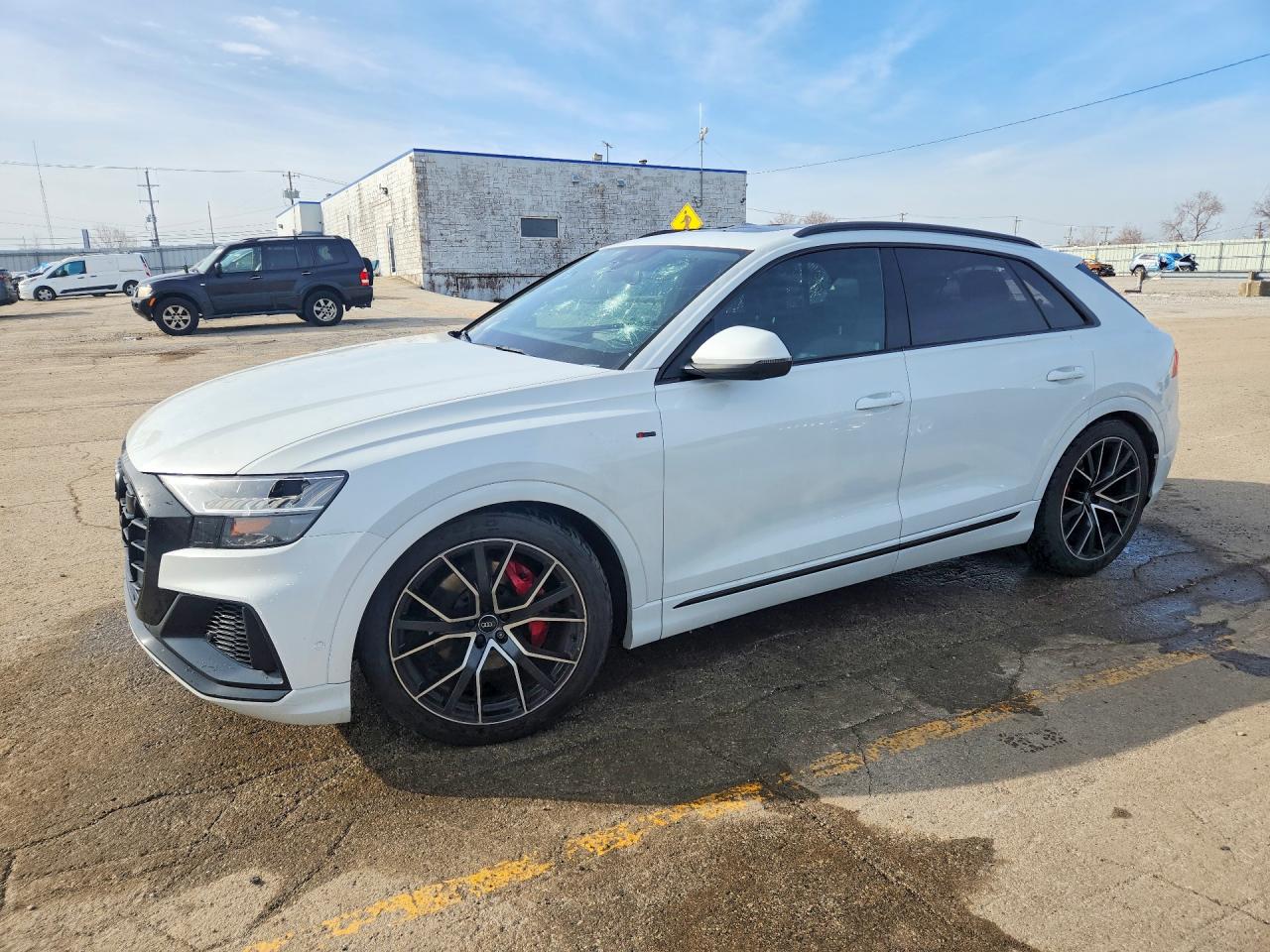Salvage Audi Q8 Image