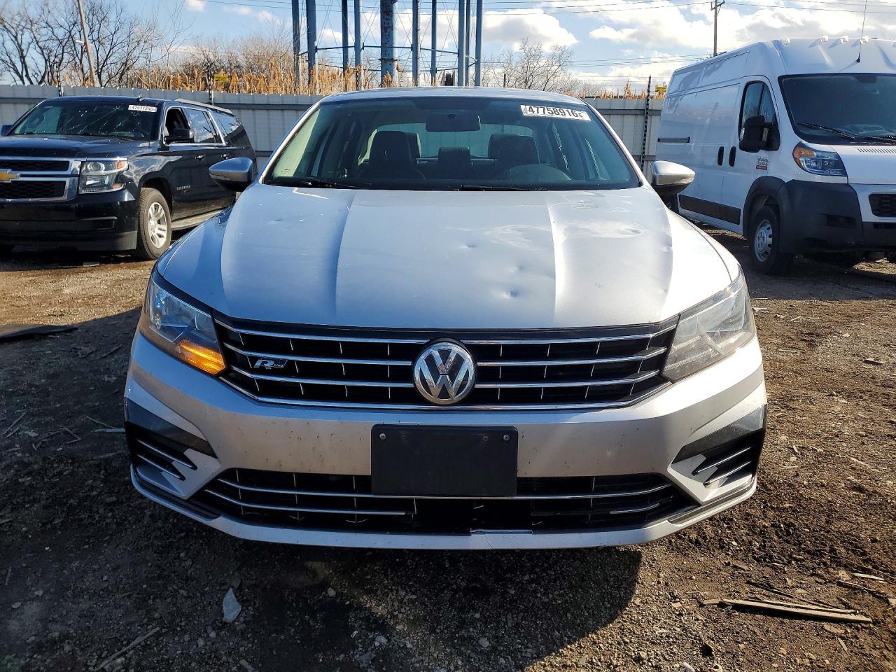 Volkswagen Passat S