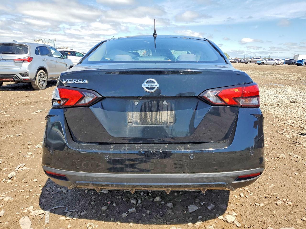 Nissan Versa S