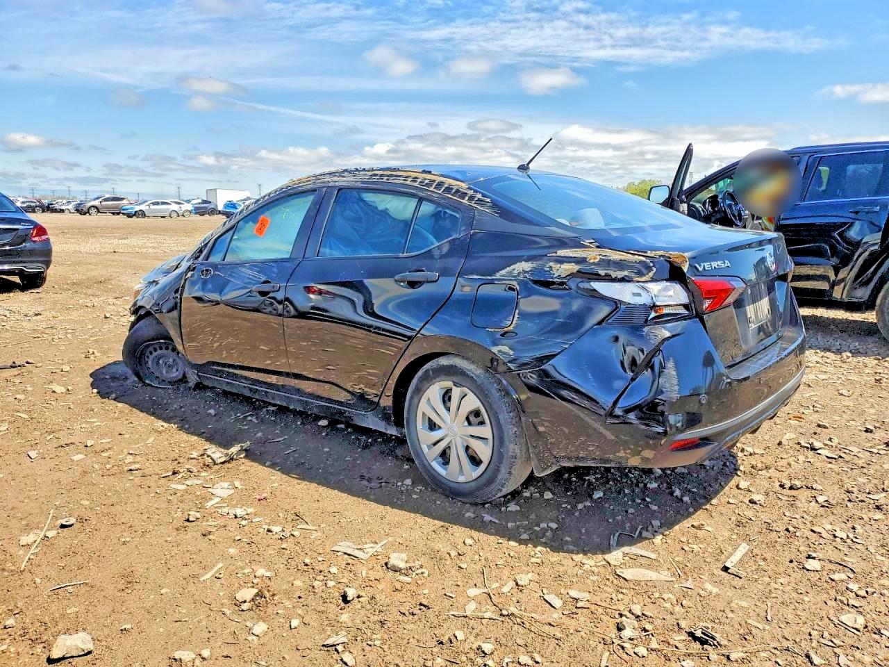 Nissan Versa S