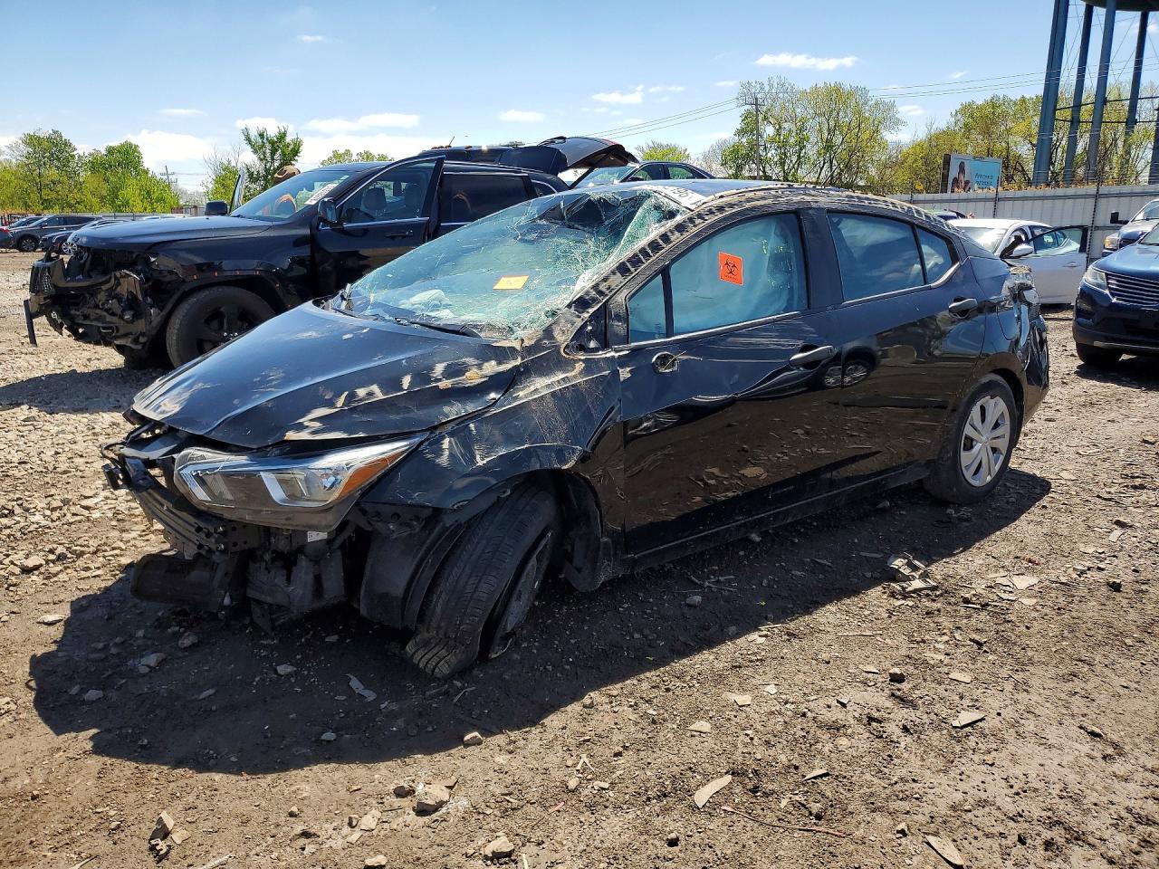 Salvage Nissan Versa Image