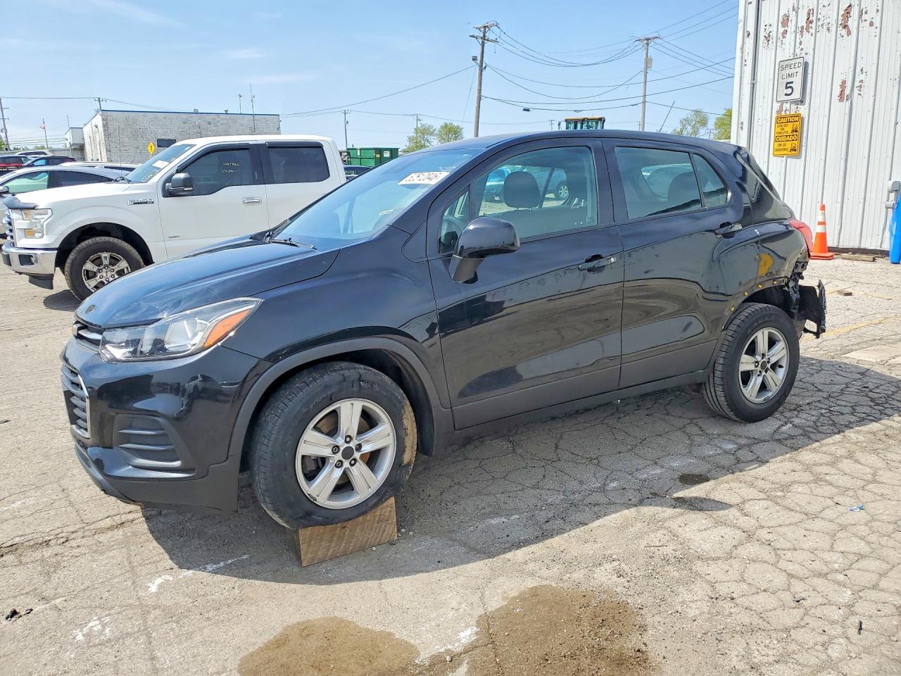 Salvage Chevrolet Trax Image