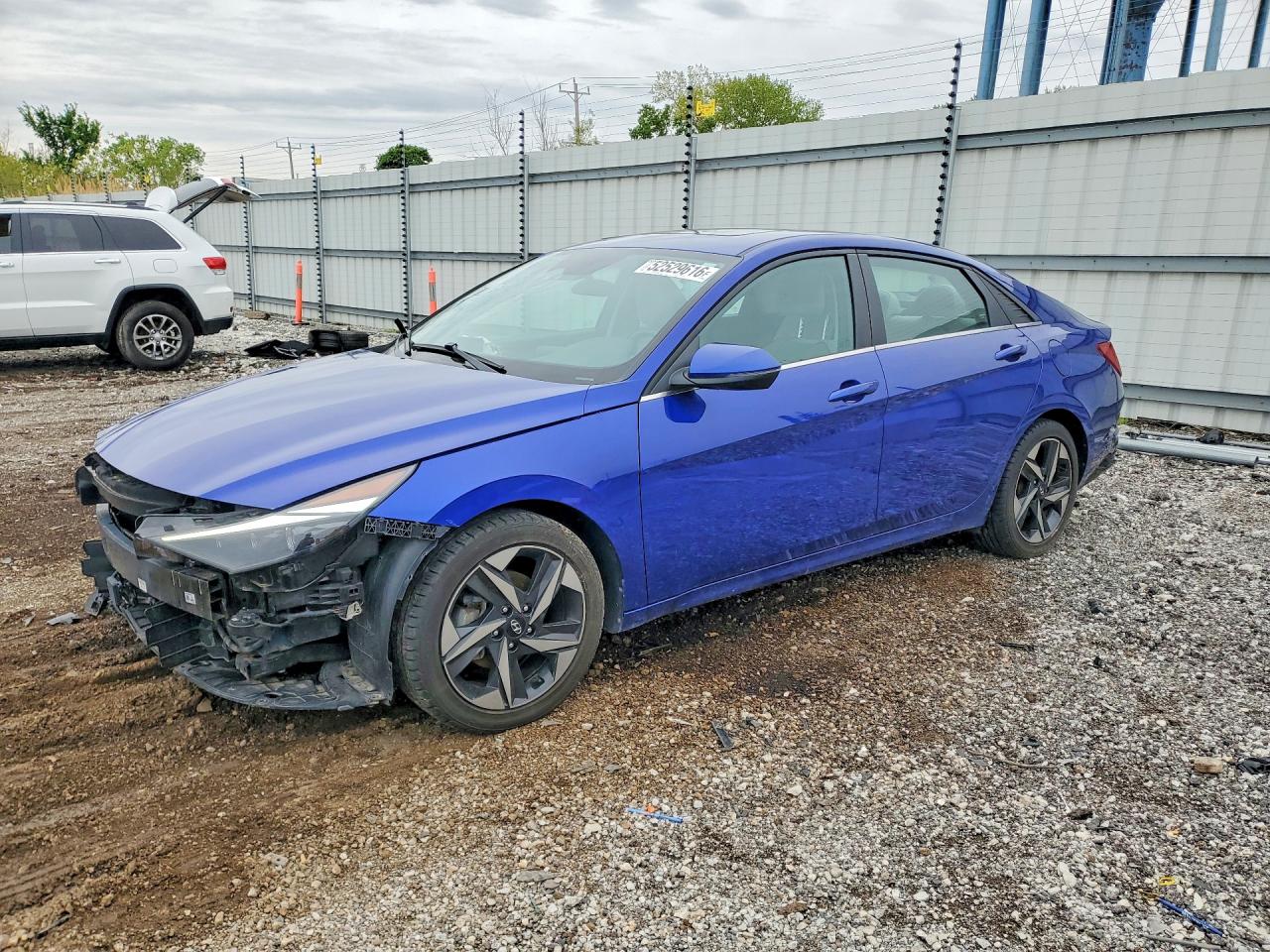 Salvage Hyundai ELANTRA Image