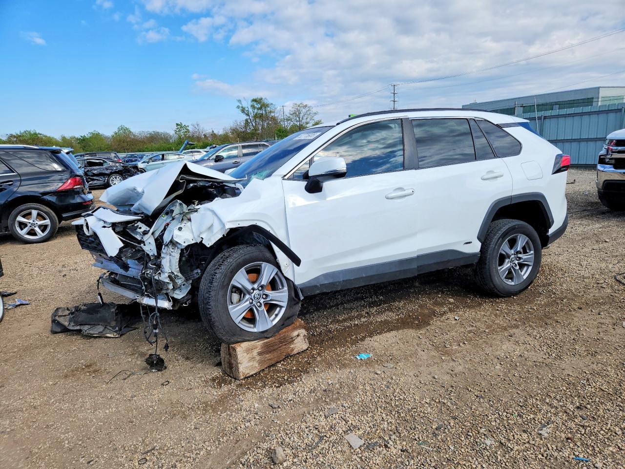 Salvage Toyota RAV4 Image