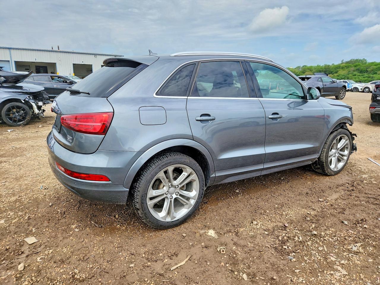 Audi Q3 Premium Plus