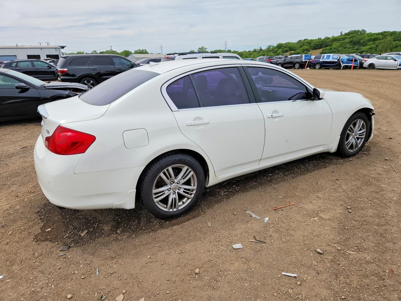 INFINITI G37 X