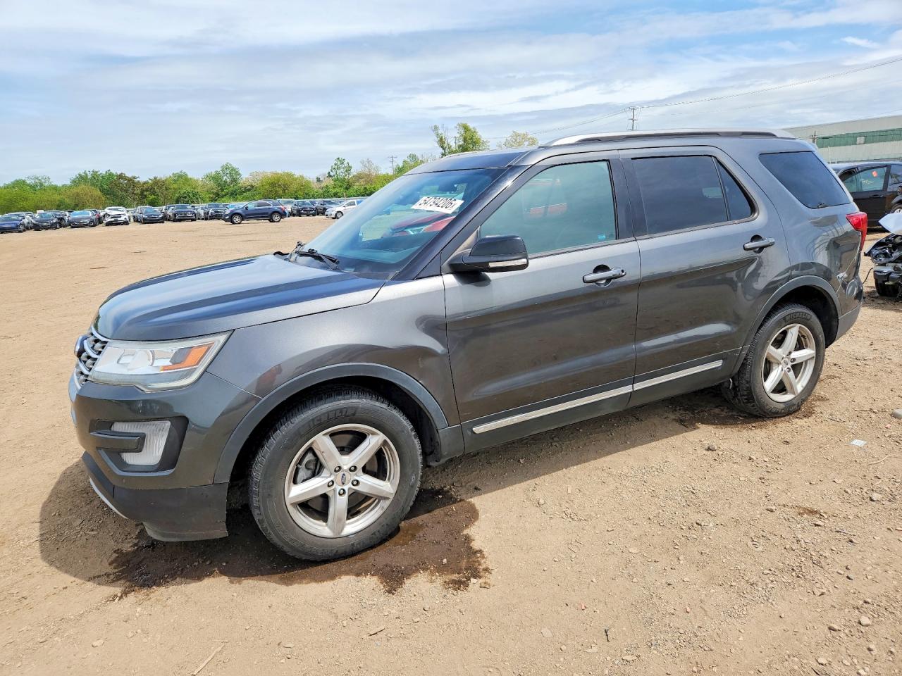 Salvage Ford Explorer Image