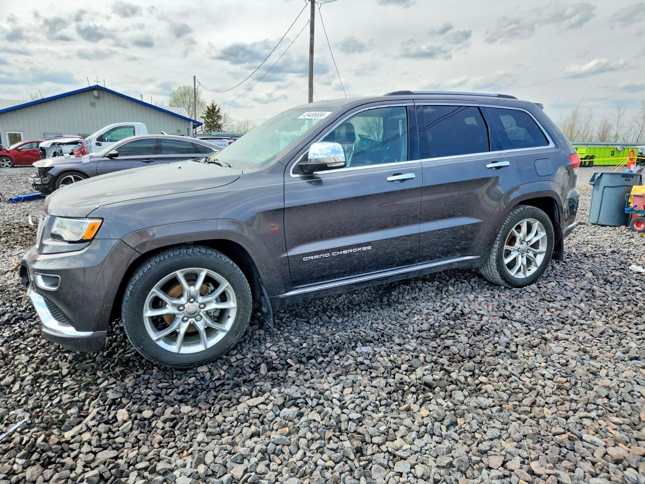 Salvage Jeep Cherokee Image