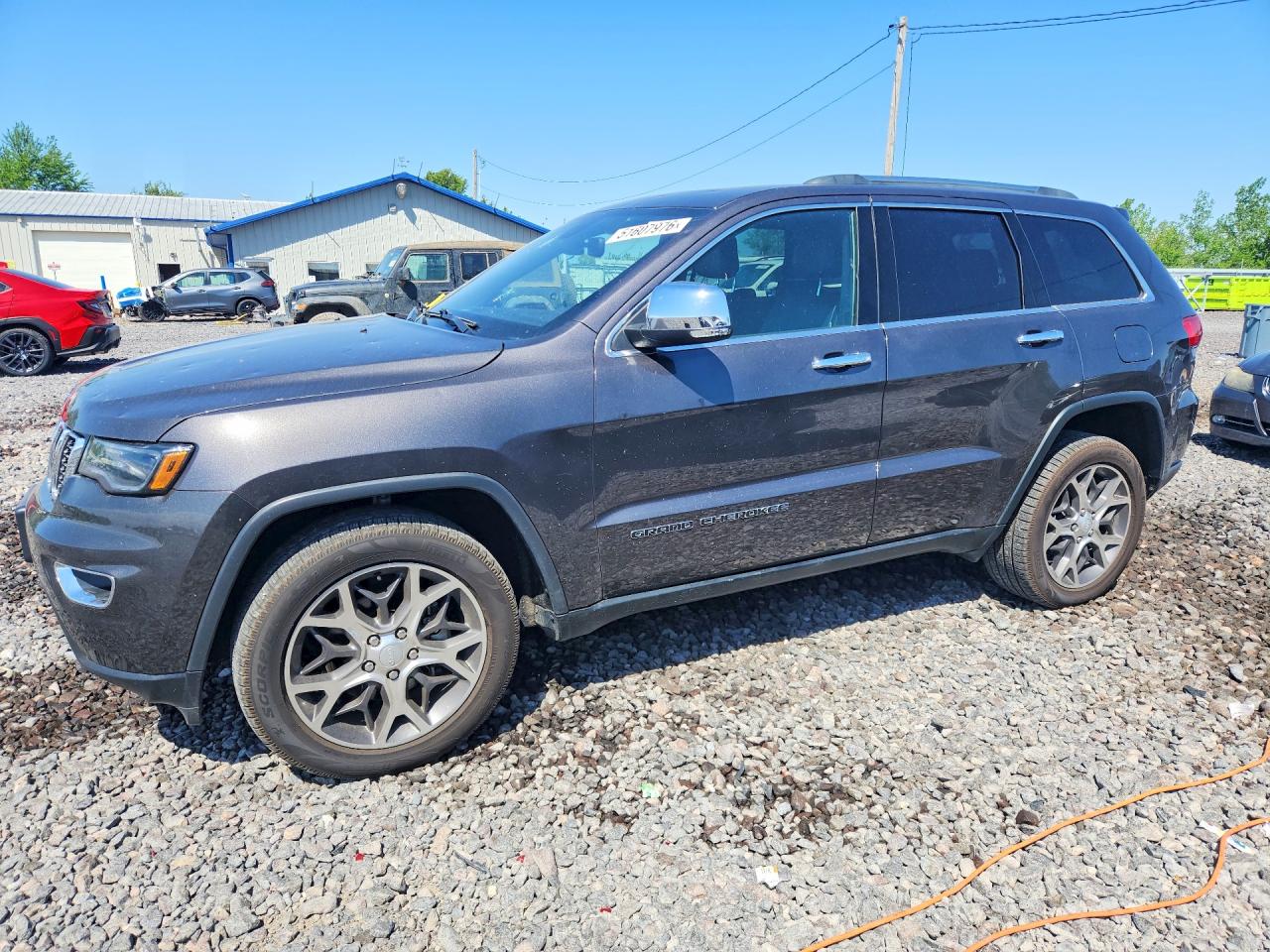 Salvage Jeep Cherokee Image
