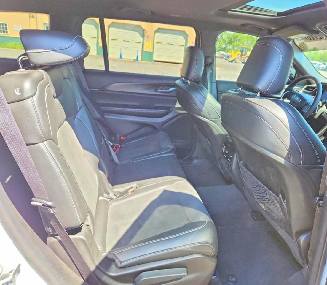 Jeep Cherokee L Laredo
