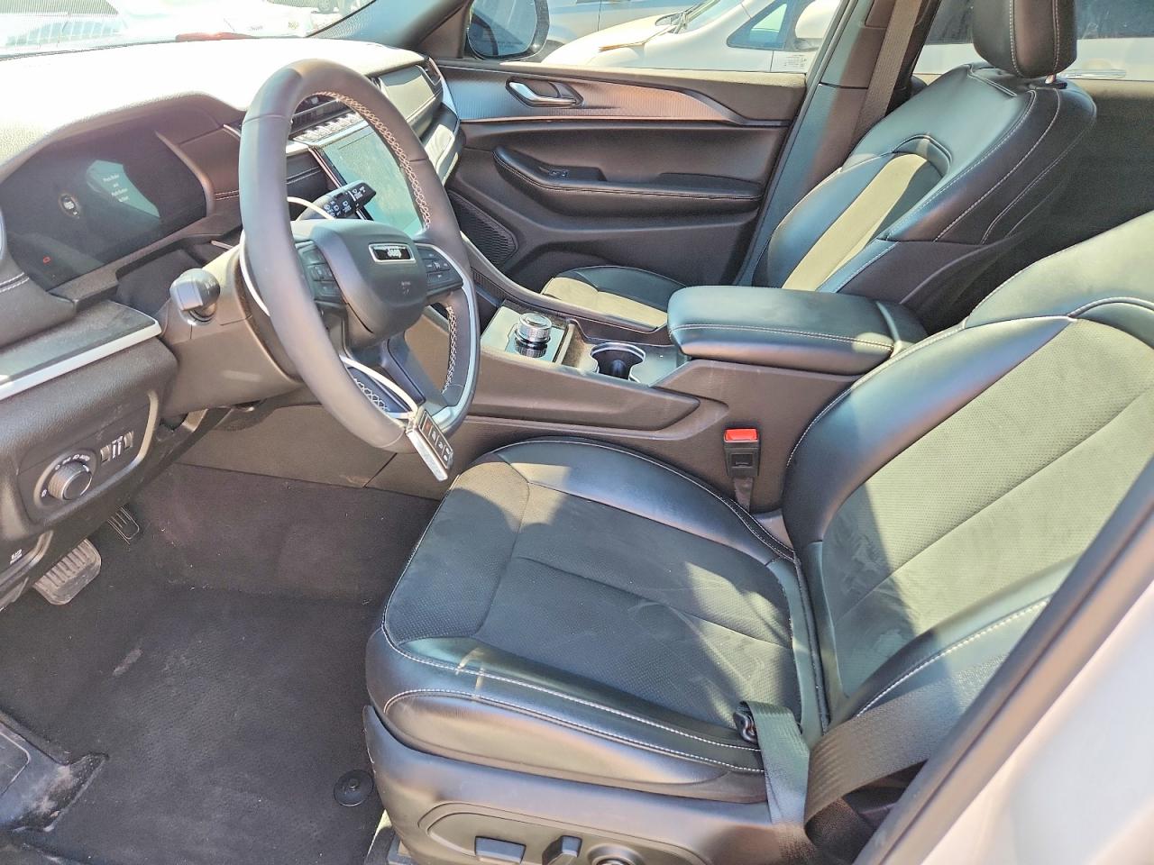 Jeep Cherokee L Laredo
