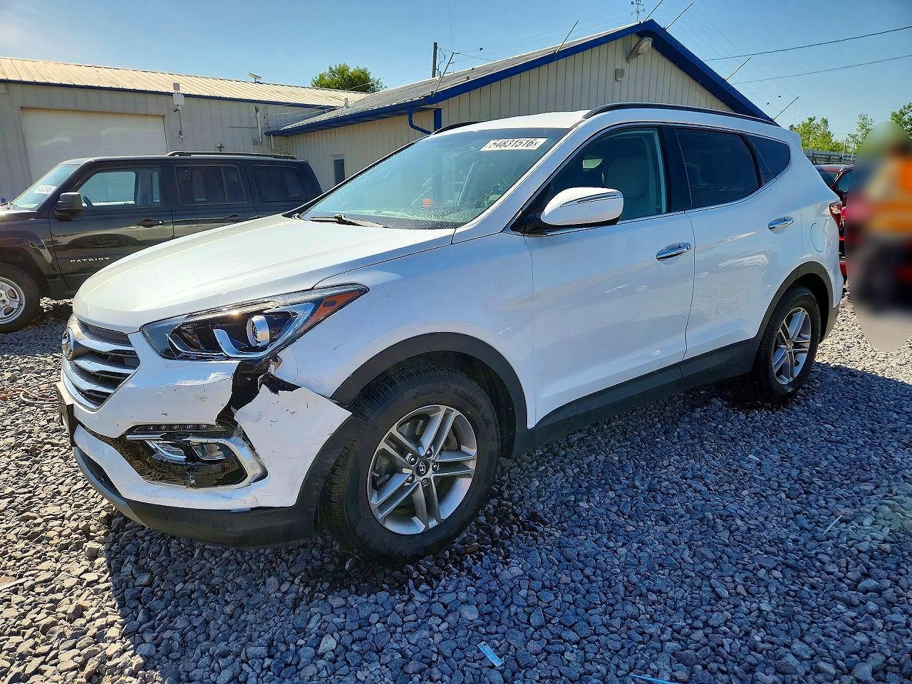 Salvage Hyundai SANTA FE Image