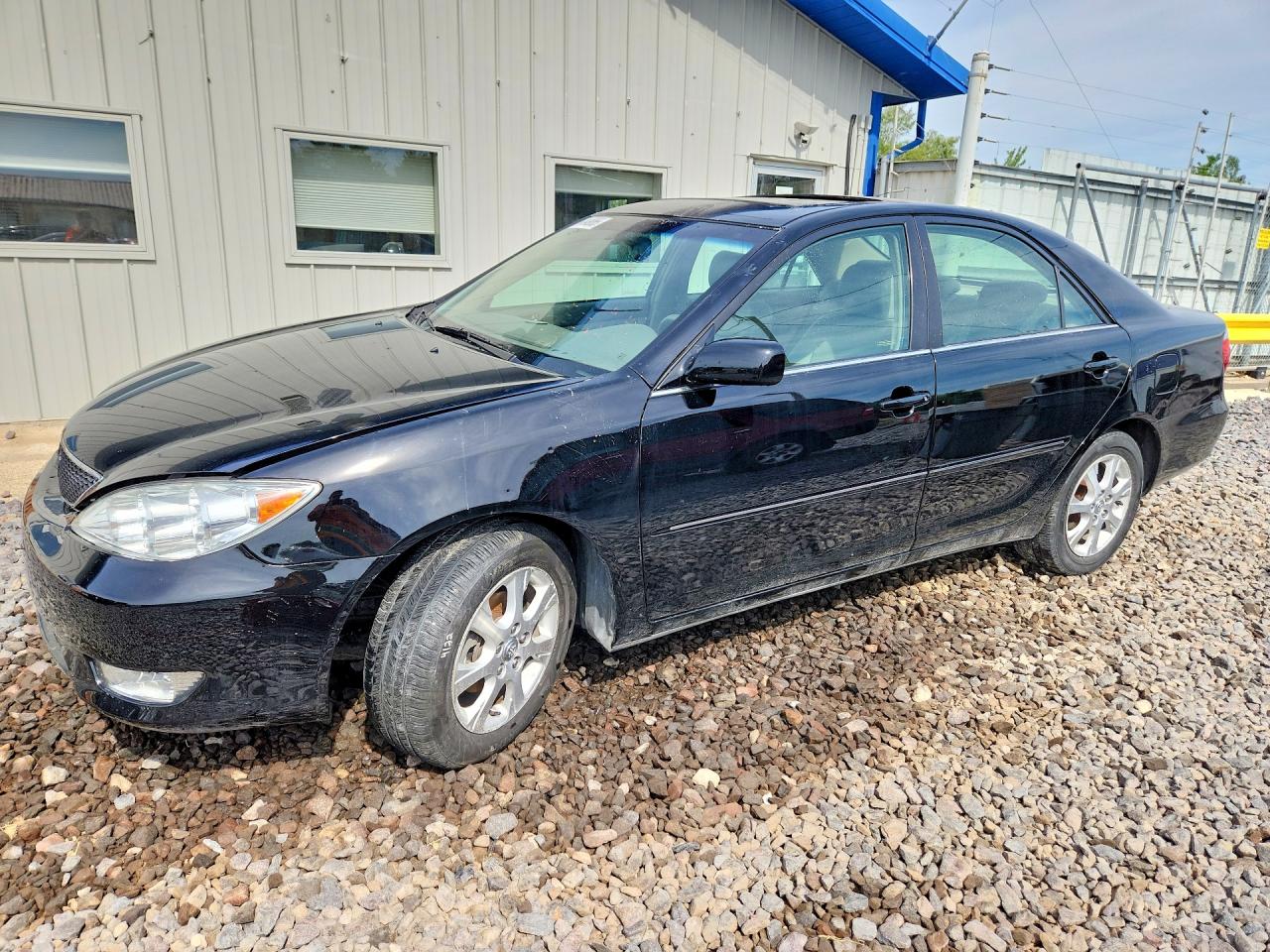 Salvage Toyota Camry Image