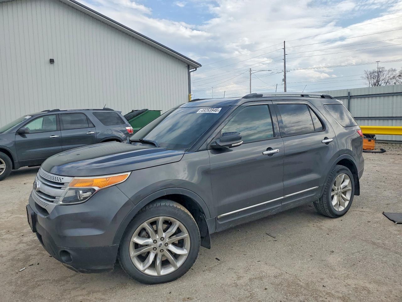 Salvage Ford Explorer Image