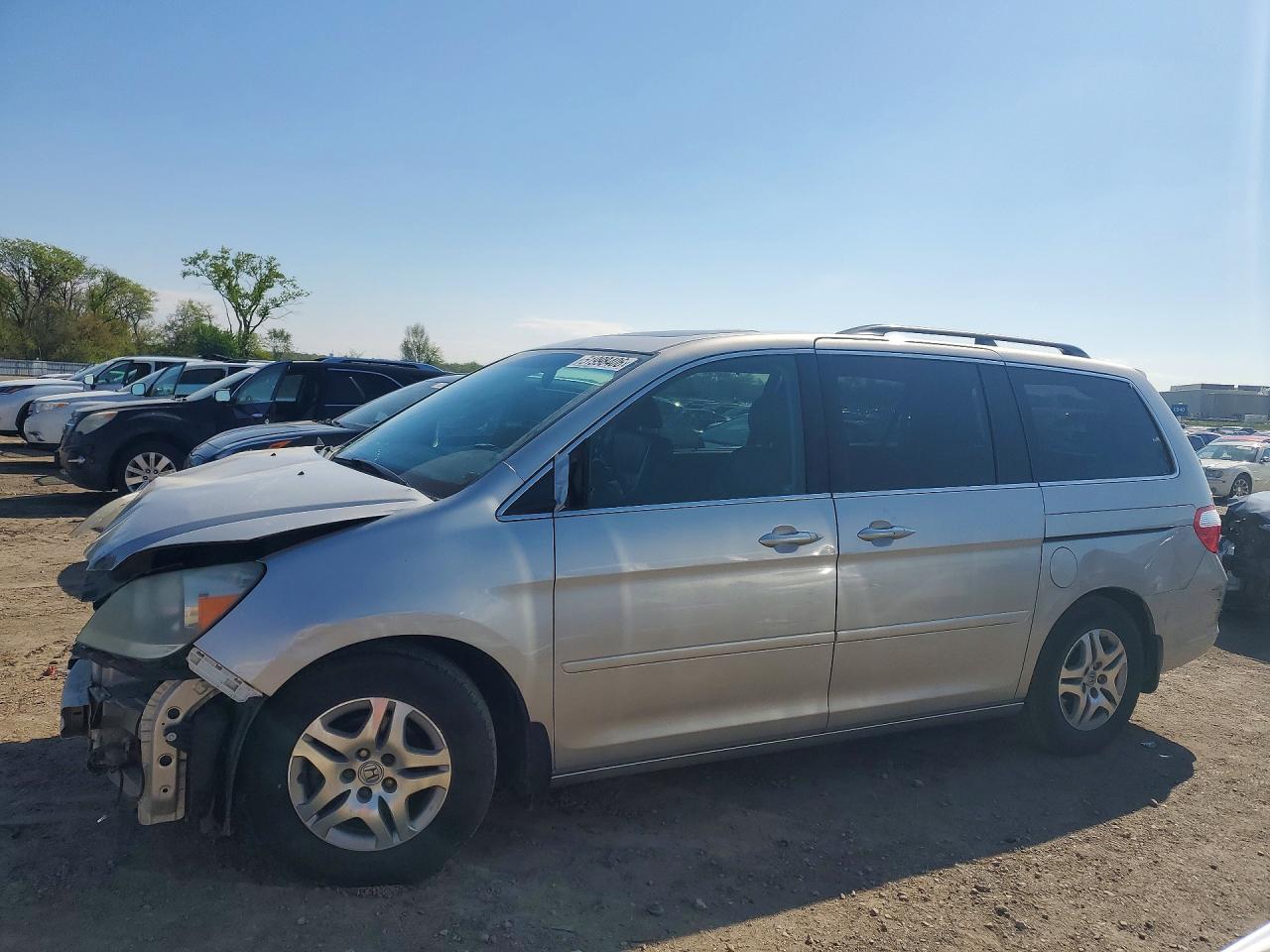 Salvage Honda Odyssey Image