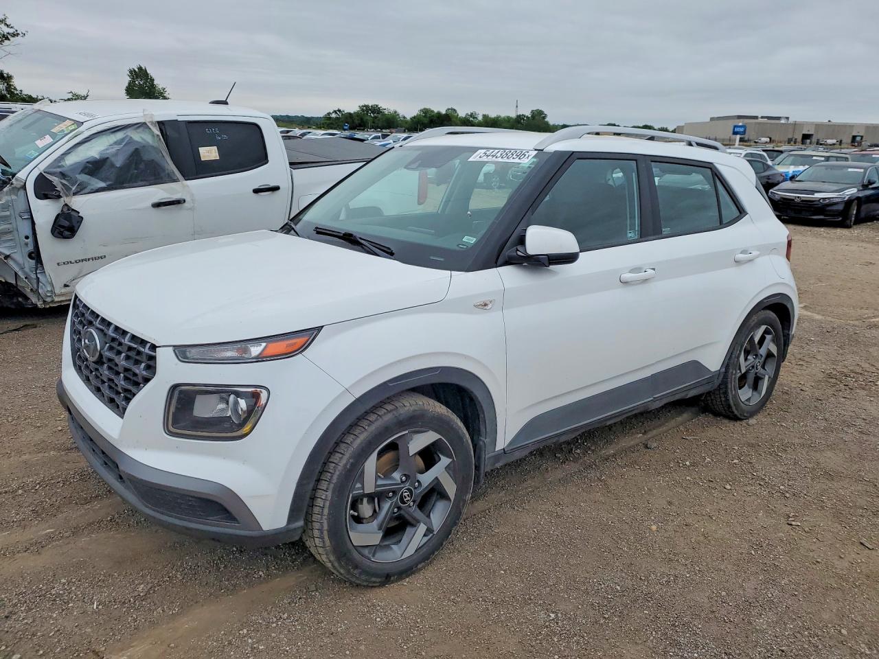 Salvage Hyundai VENUE Image