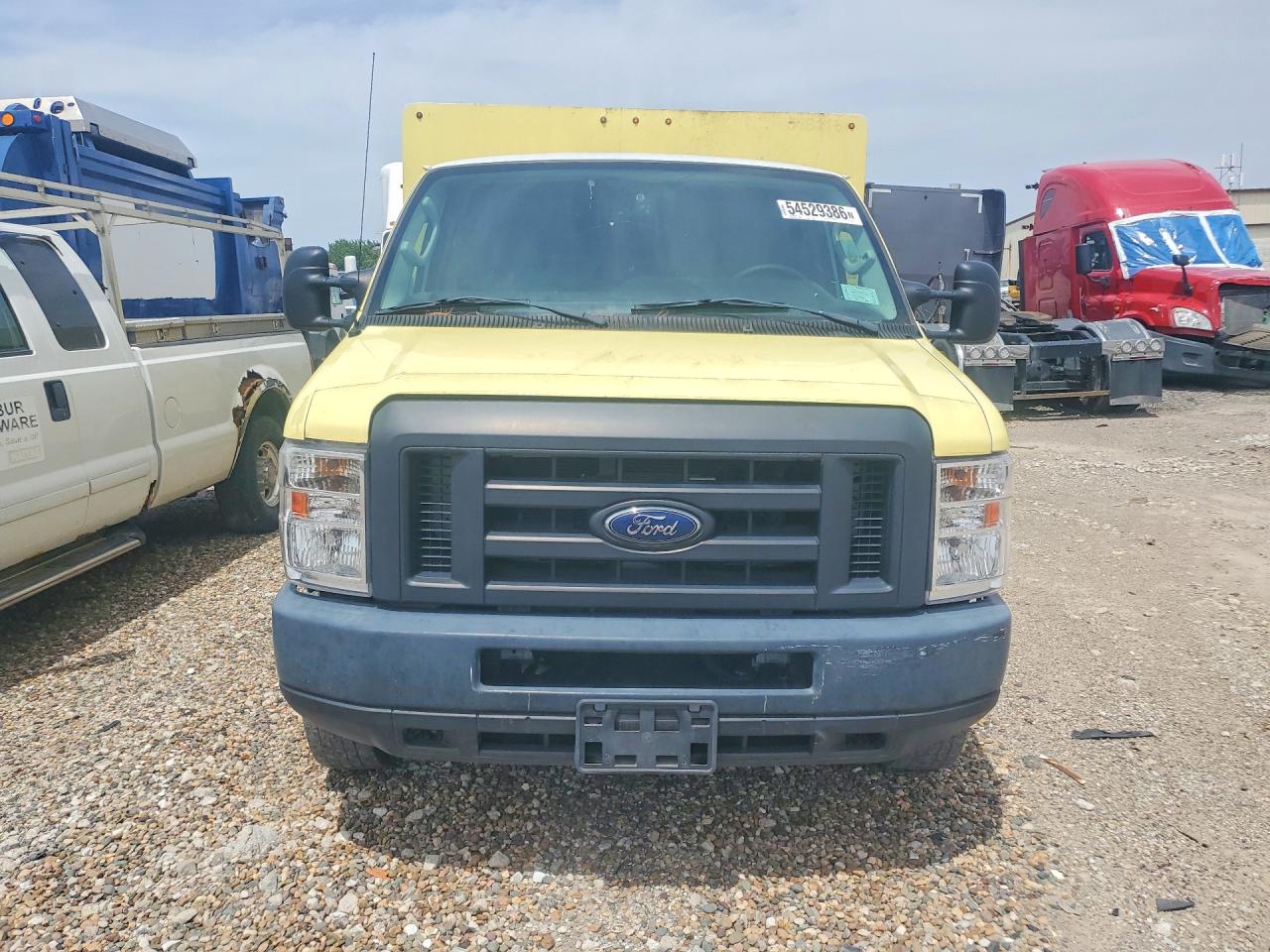 Ford Econoline E450 Super Duty Cutaway Van