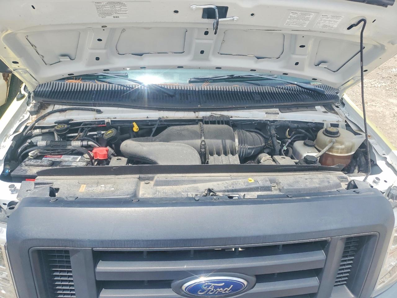 Ford Econoline E450 Super Duty Cutaway Van