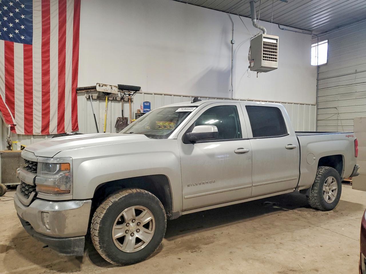 Salvage Chevrolet Silverado Image