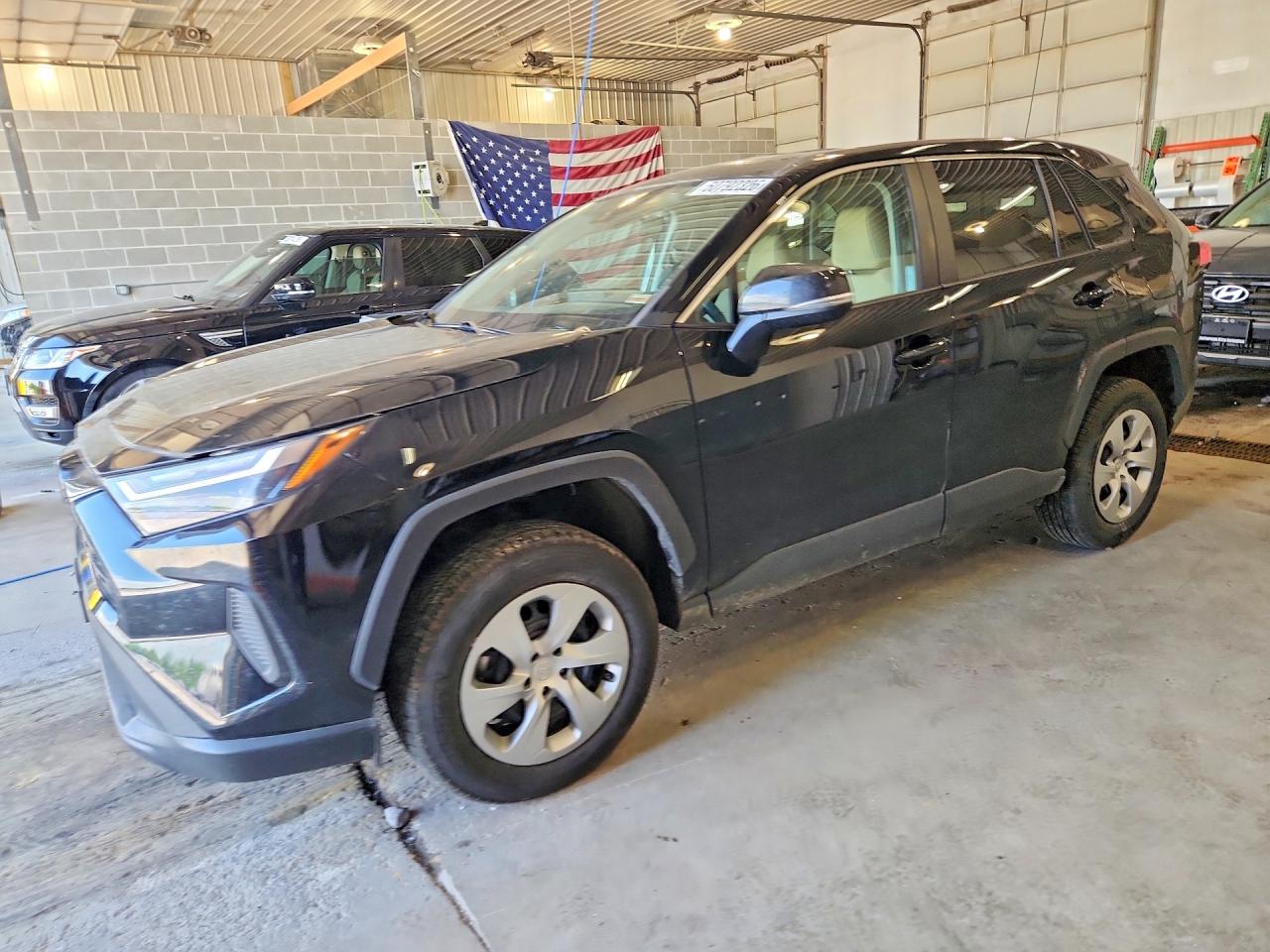 Salvage Toyota RAV4 Image