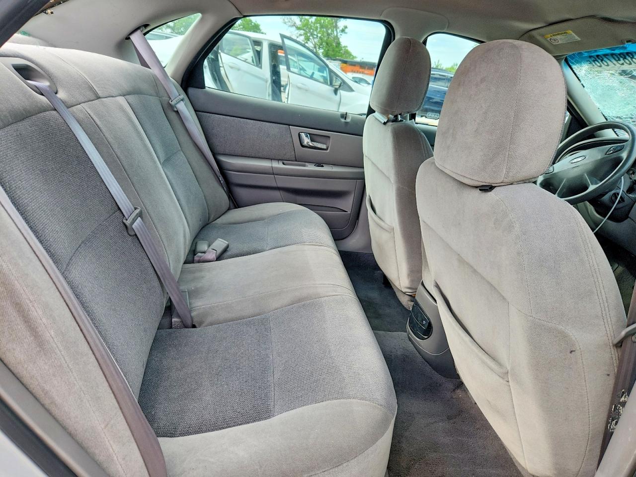 Ford Taurus Se