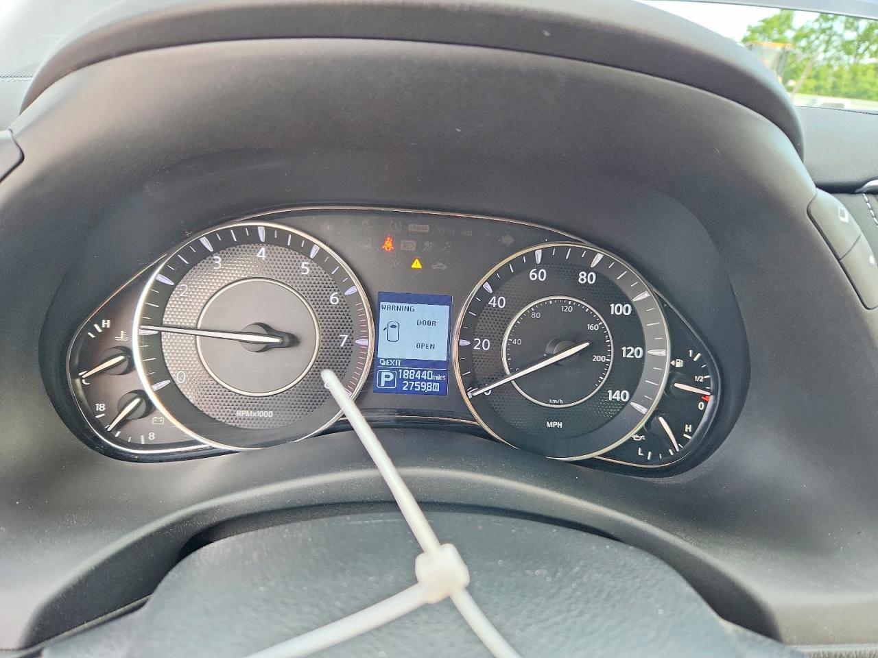 Nissan Armada Sv