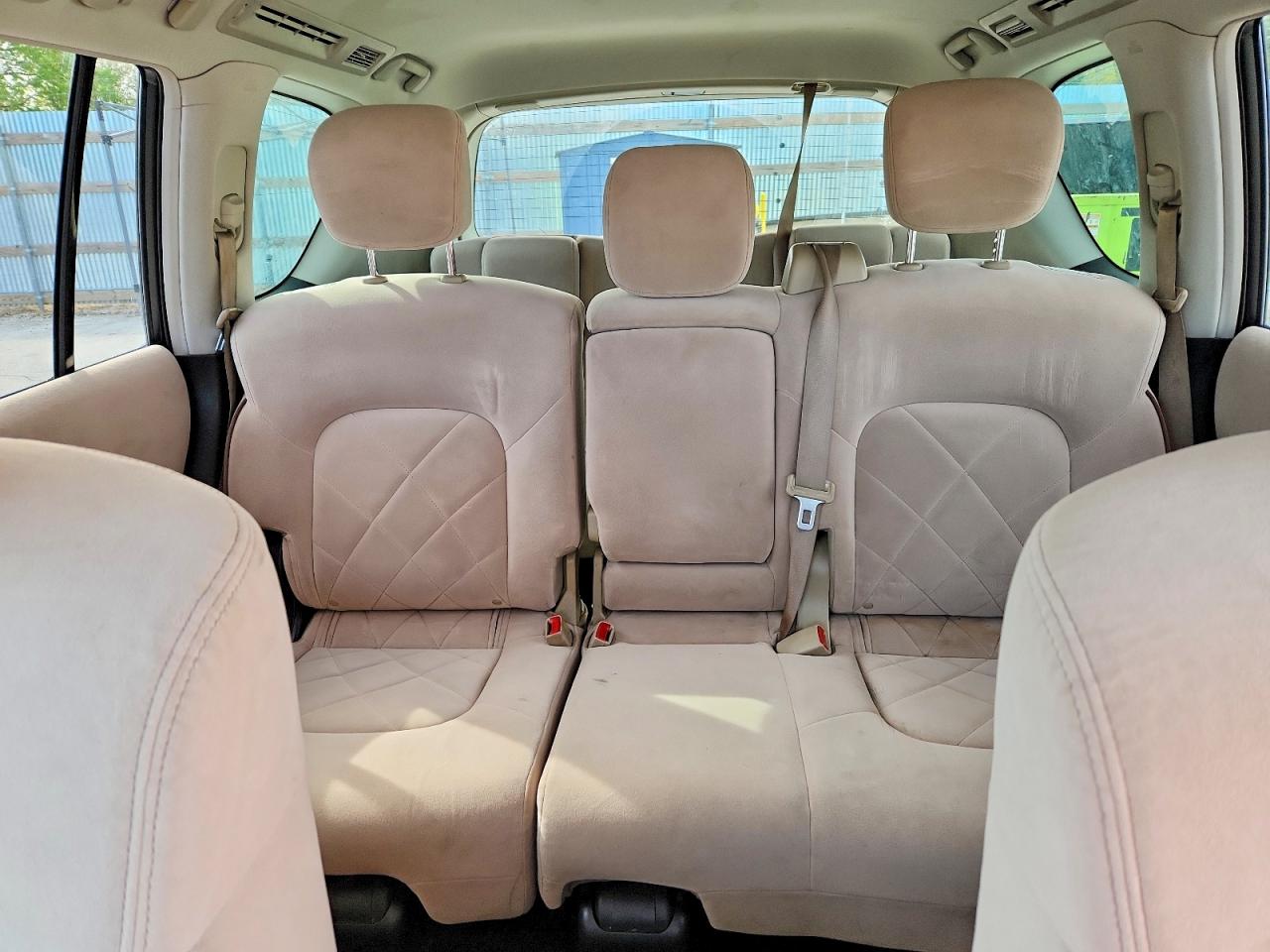 Nissan Armada Sv