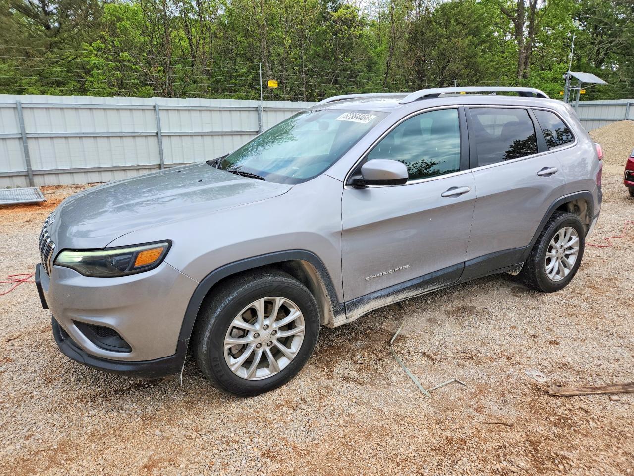 Salvage Jeep Cherokee Image