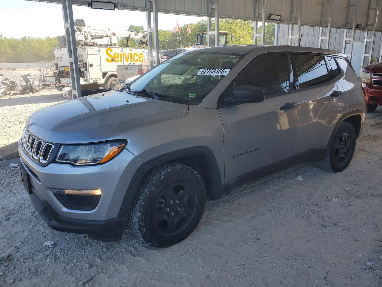 Salvage Jeep Compass Image