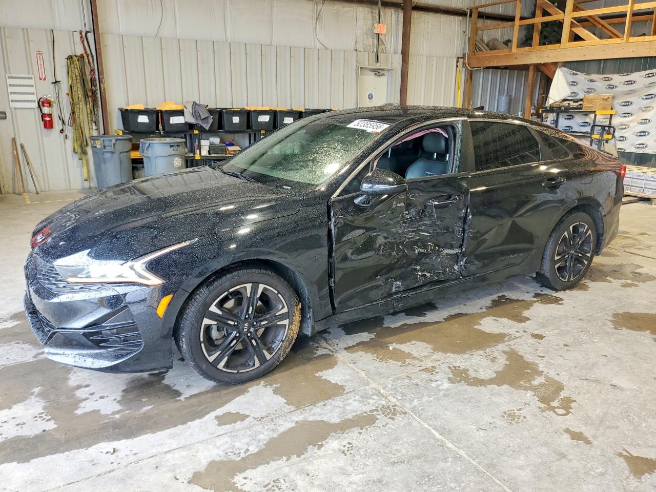 Salvage Kia K5 Image