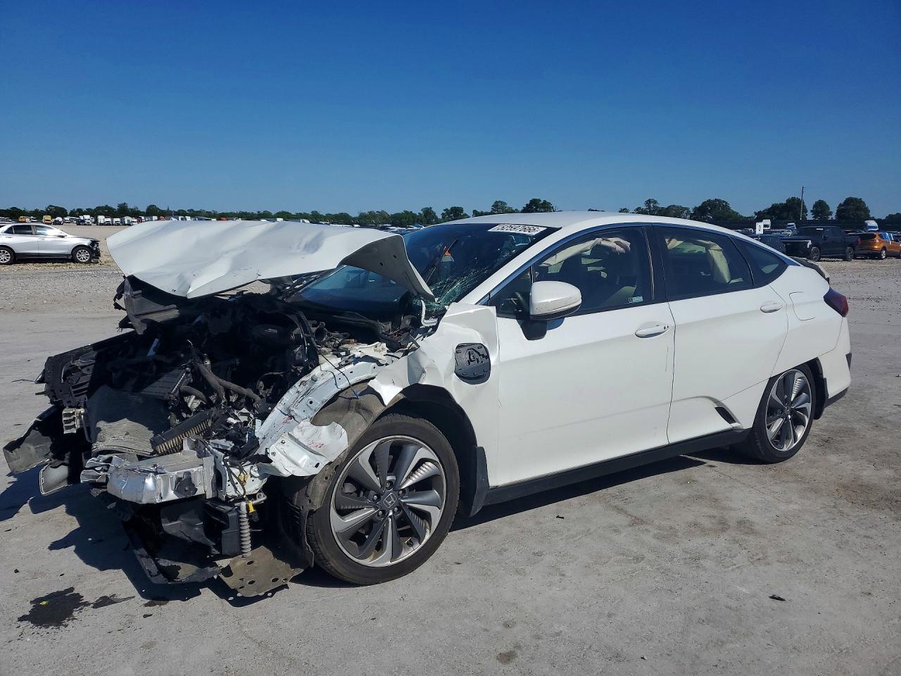 Salvage Honda Clarity Image