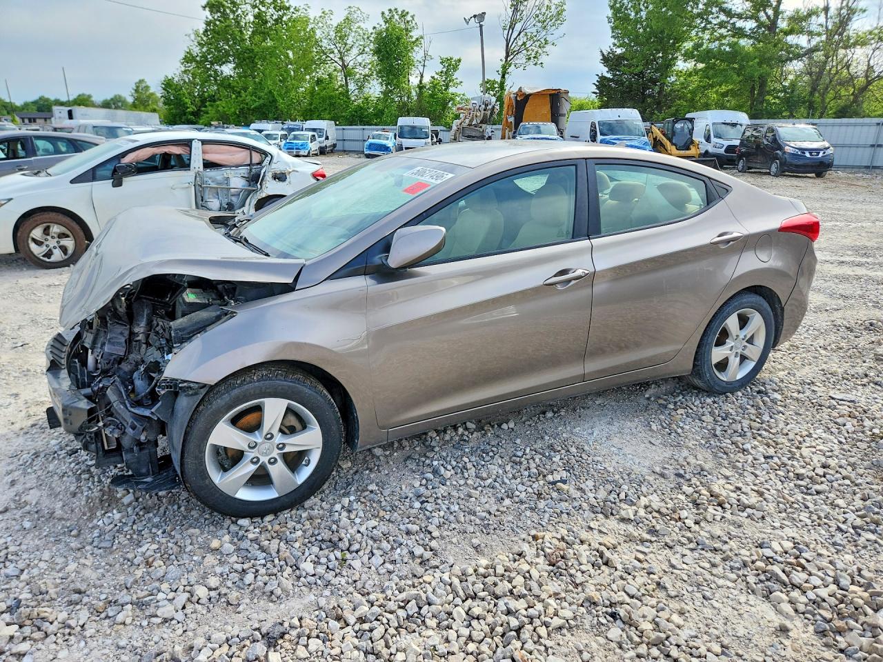 Salvage Hyundai ELANTRA Image