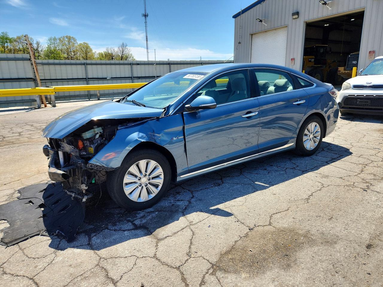 Salvage Hyundai SONATA Image