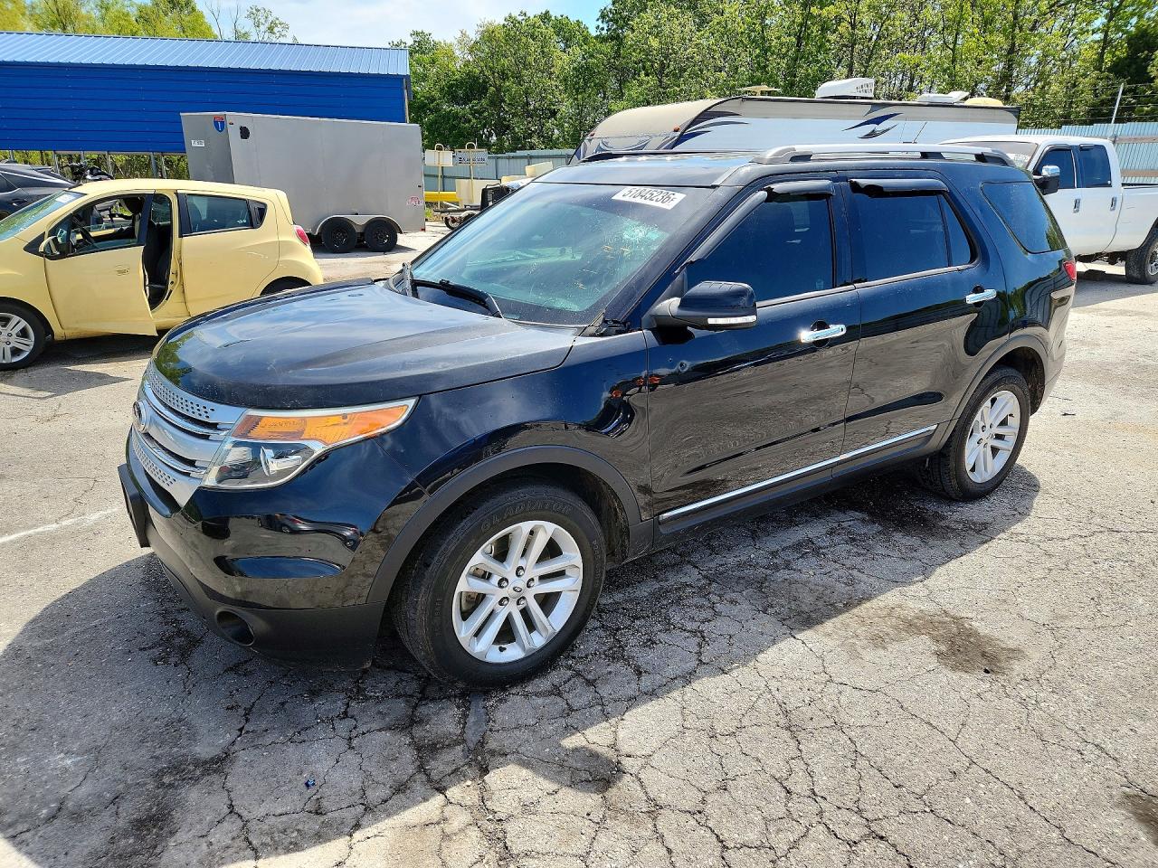 Salvage Ford Explorer Image