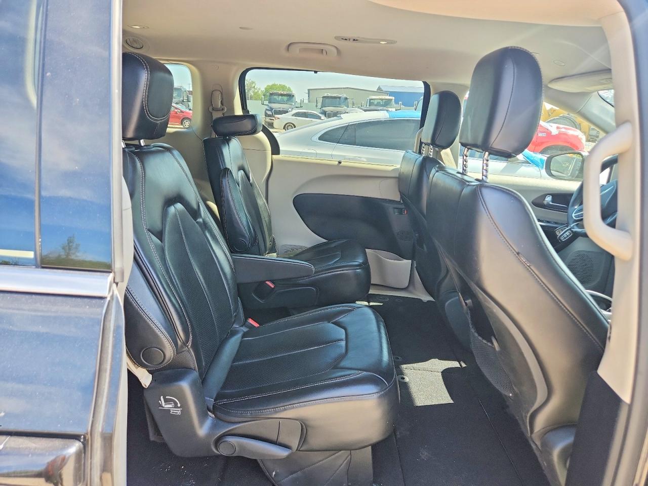 Chrysler Minivan Lxi