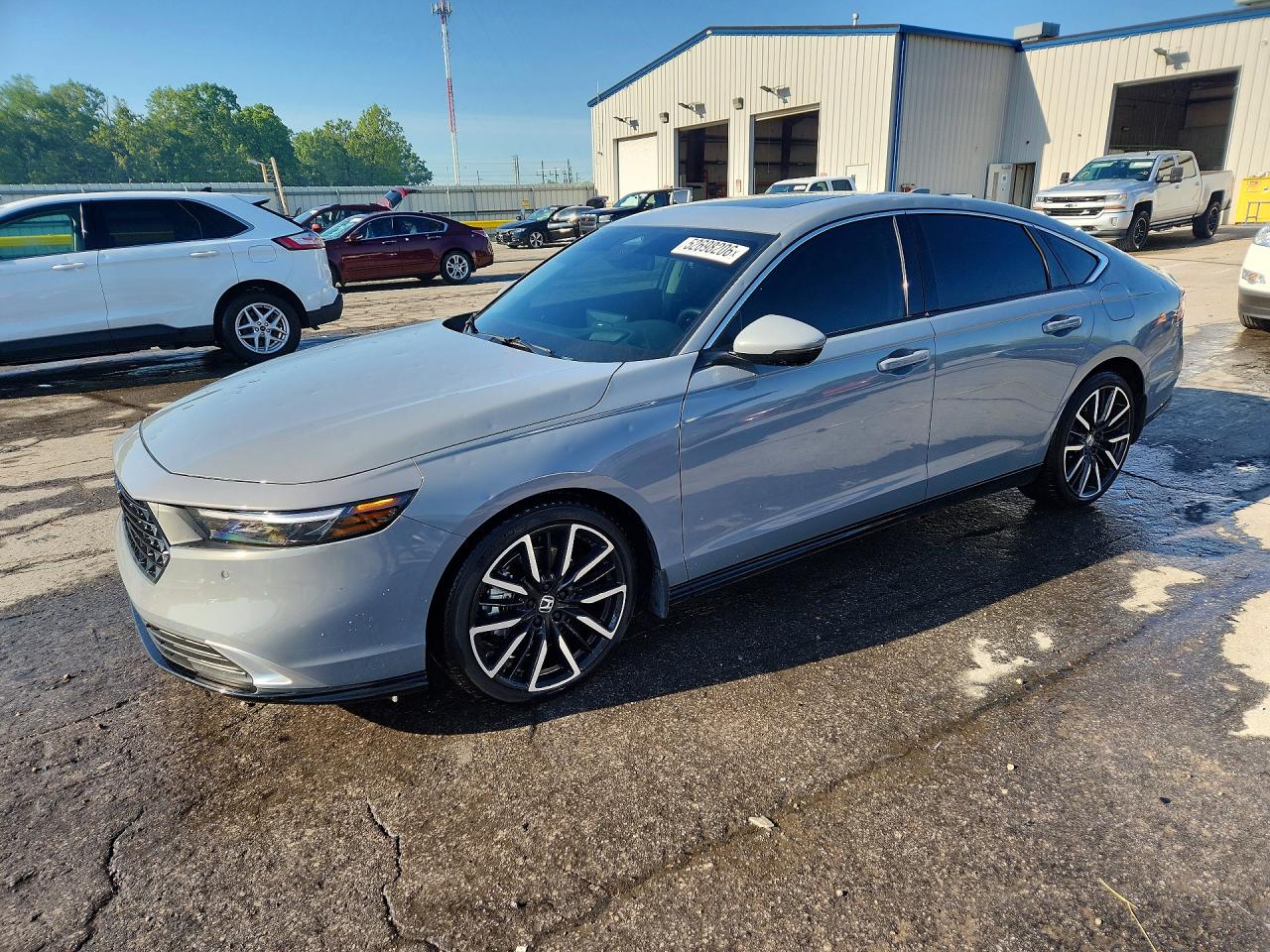 Salvage Honda Accord Image
