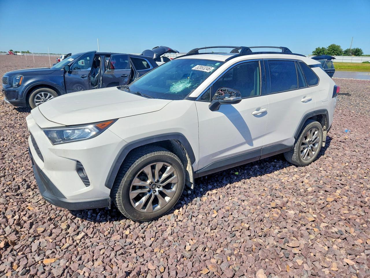 Salvage Toyota RAV4 Image
