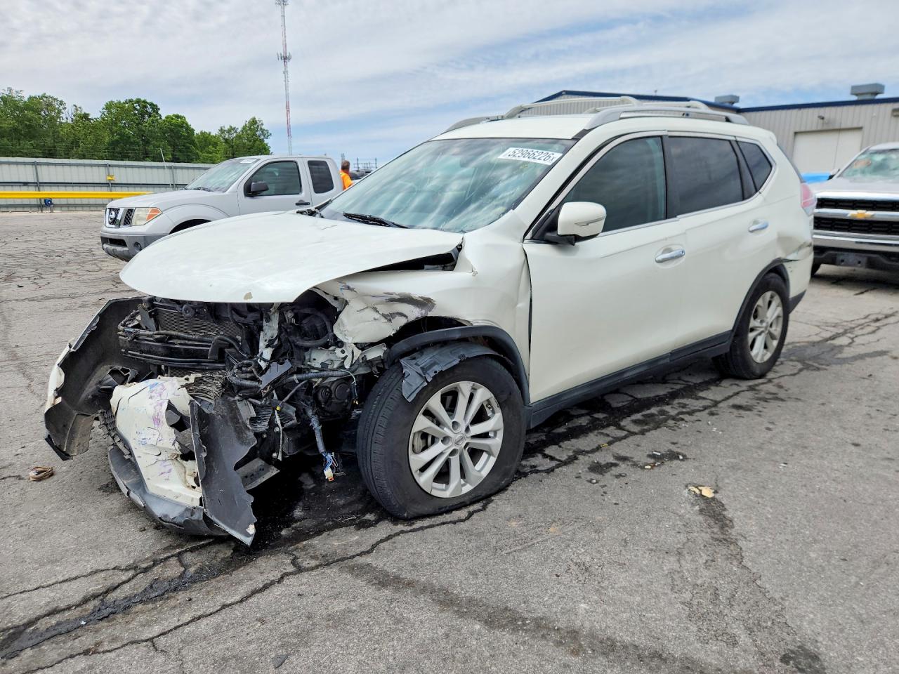 Salvage Nissan Rogue Image