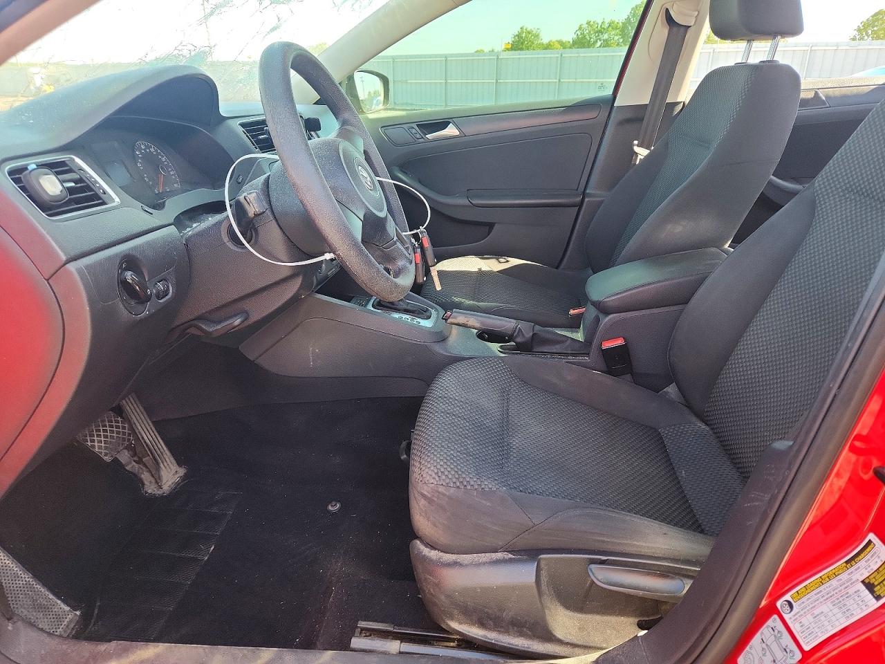 Volkswagen Jetta Base