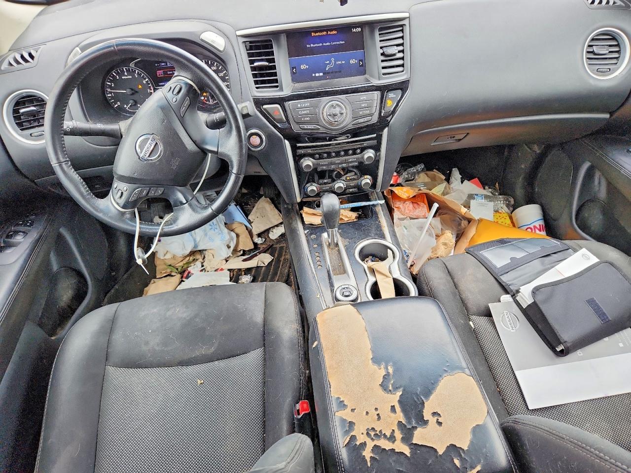 Nissan Pathfinder Sv