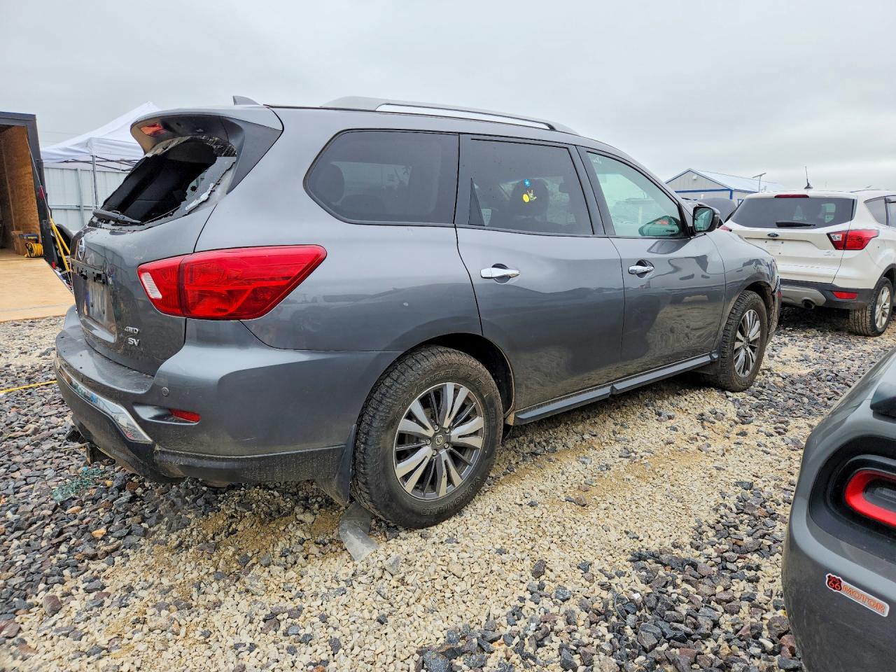 Nissan Pathfinder Sv