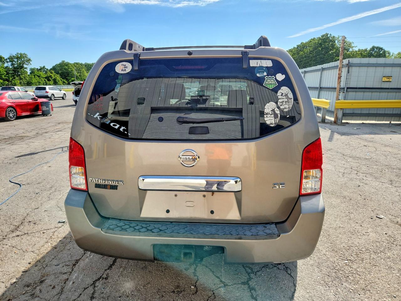 Nissan Pathfinder S