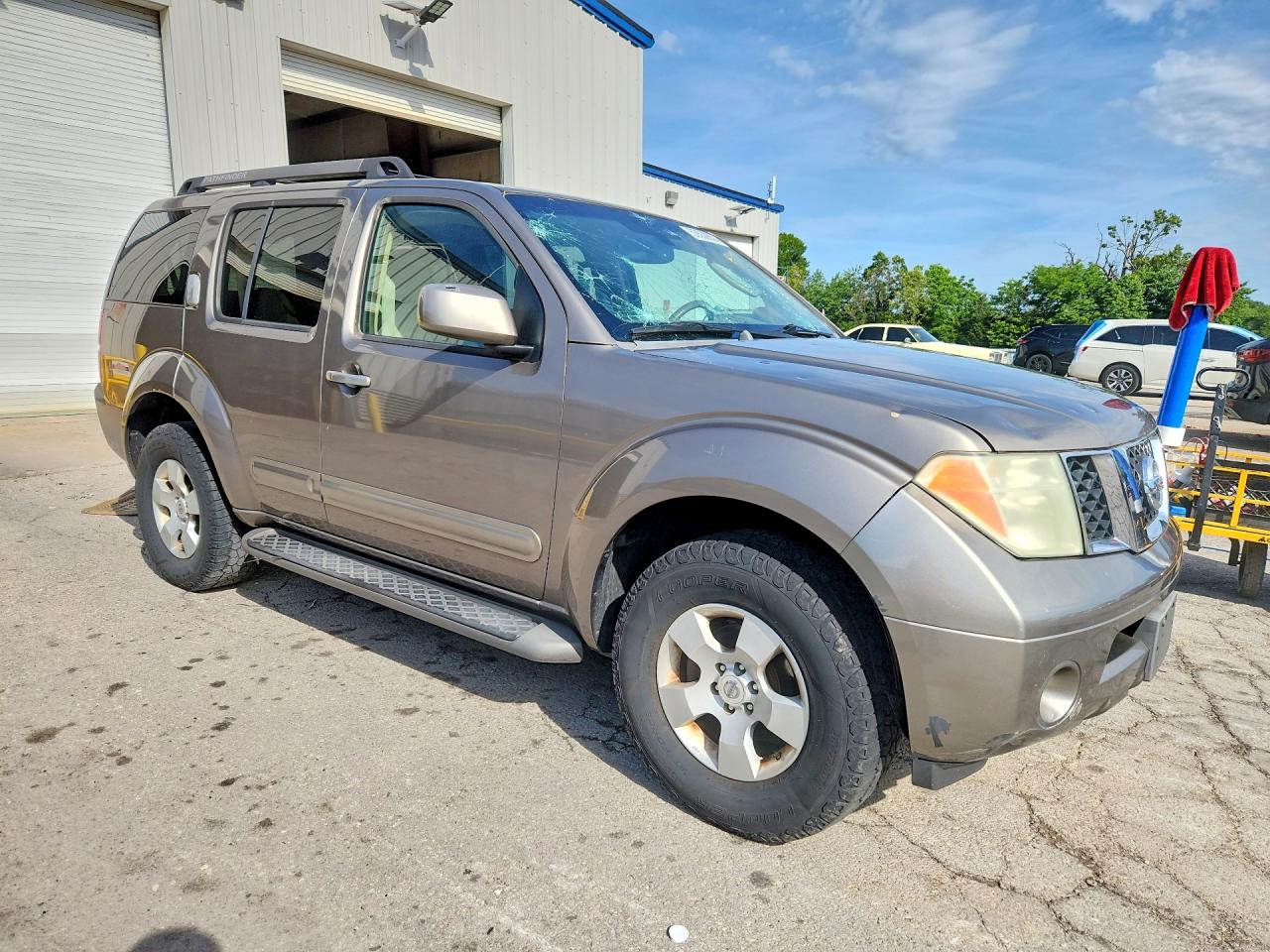 Nissan Pathfinder S