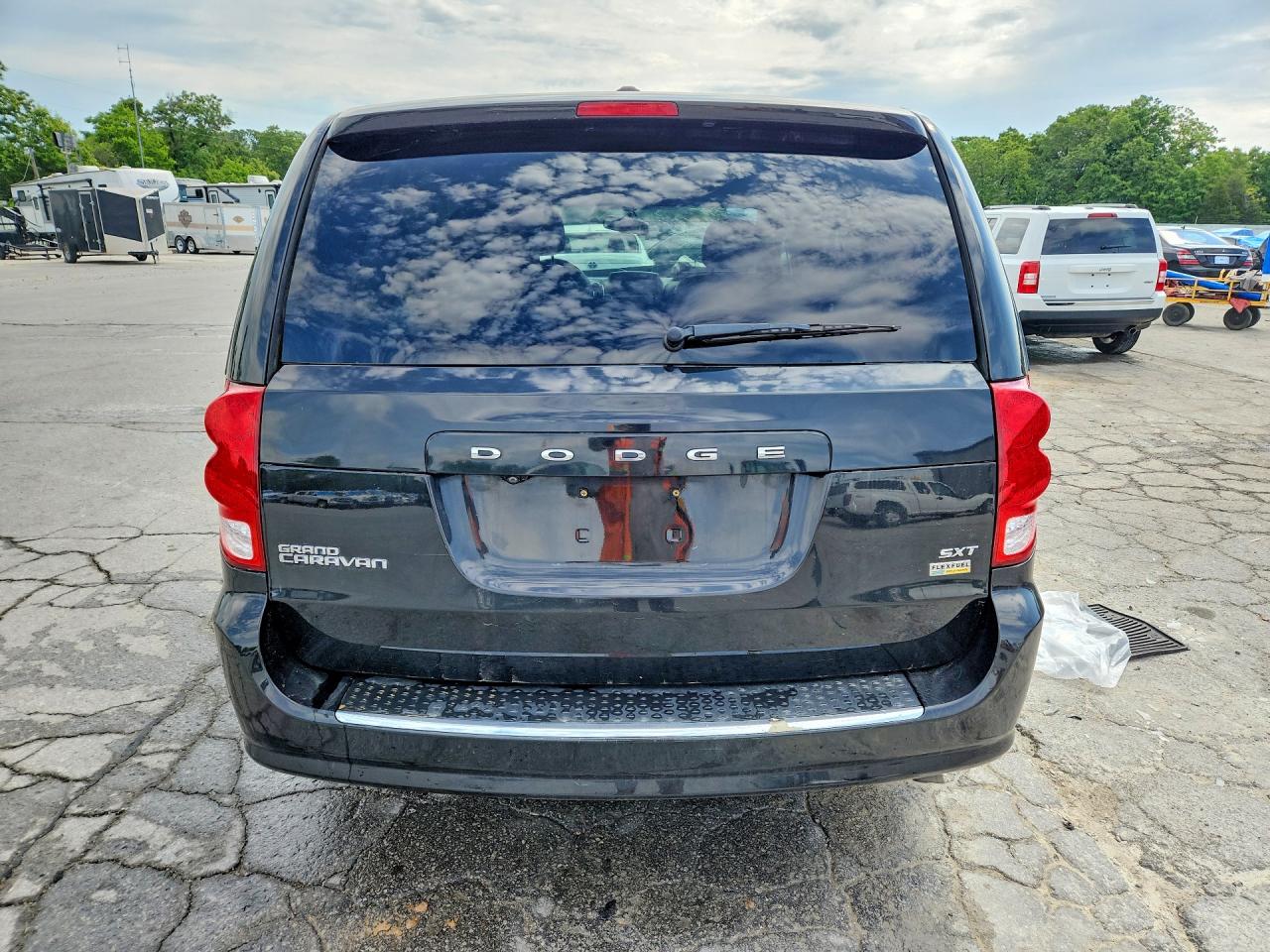 Dodge Caravan Sxt