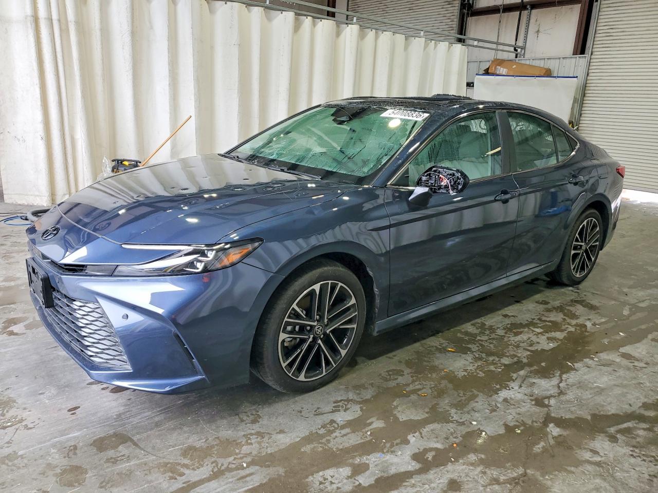 Salvage Toyota Camry Image