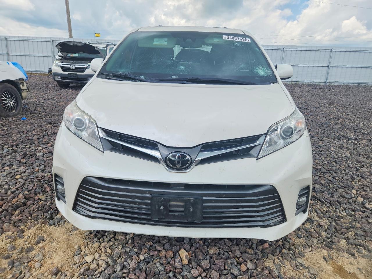 Toyota Sienna Xle 8-passenger