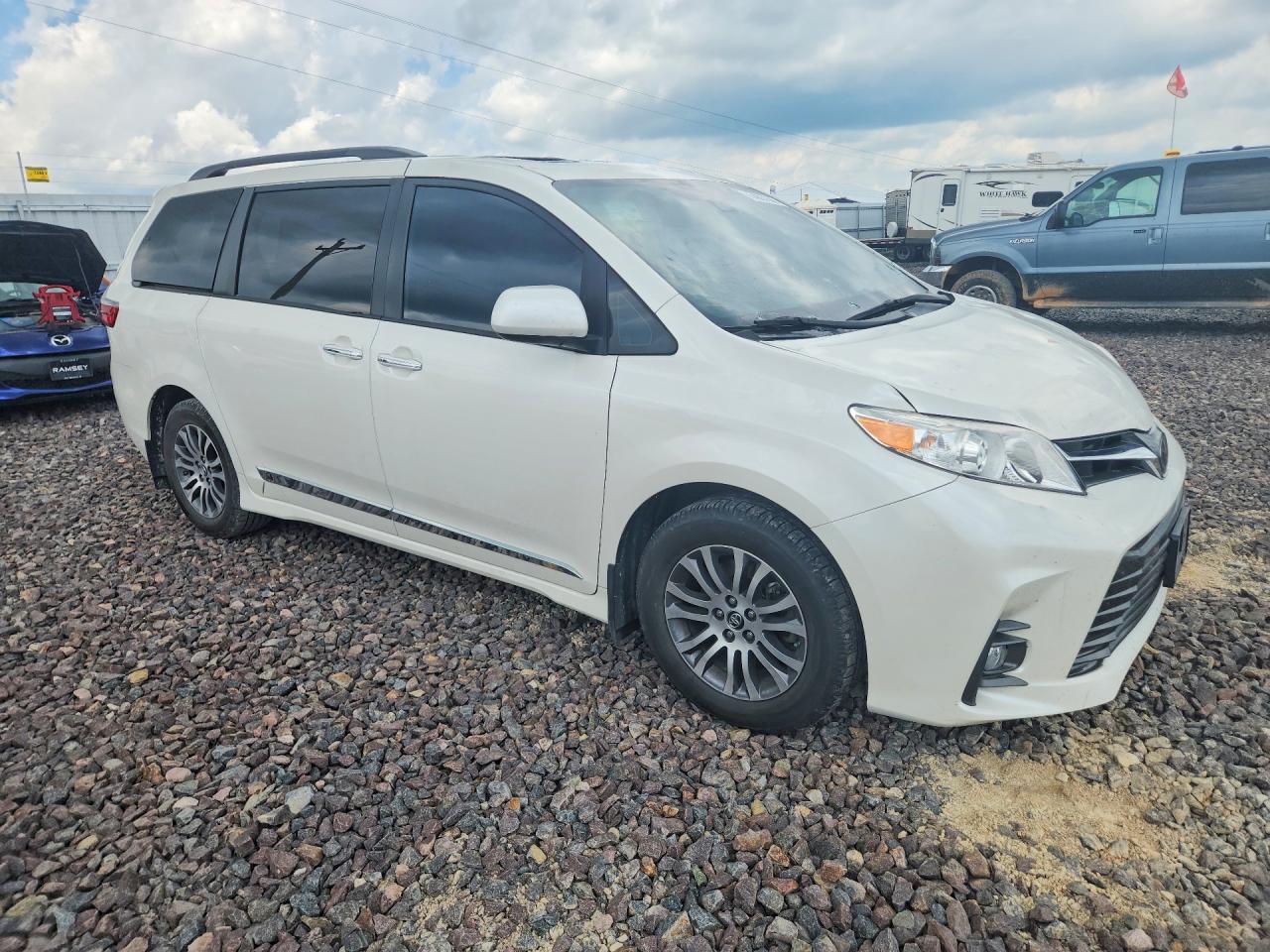 Toyota Sienna Xle 8-passenger
